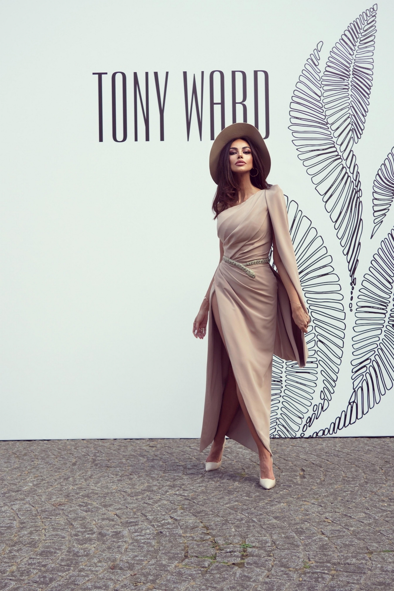 MADALINA GHENEA STEPPING IN TO STAND OUT AT THE TONY WARD COUTURE SHOW! |  Tony Ward Couture