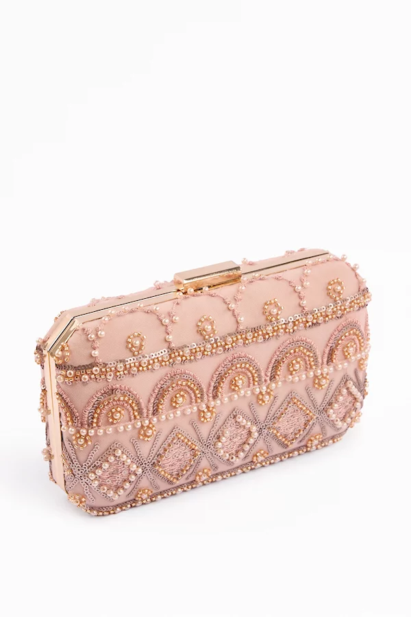 حقيبة كلتش مطرزة